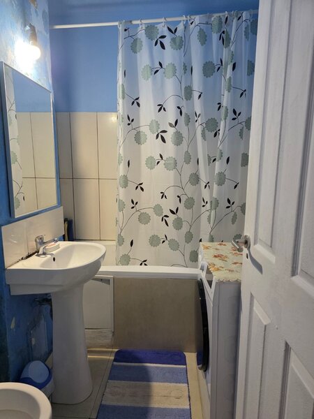 1 Decembrie 1918, 10 minute metrou,  chiar pe Codrii Neamtului, Auchan,