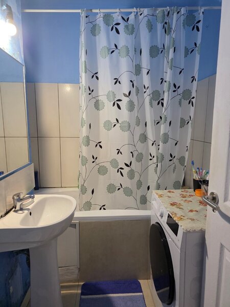 1 Decembrie 1918, 10 minute metrou,  chiar pe Codrii Neamtului, Auchan,